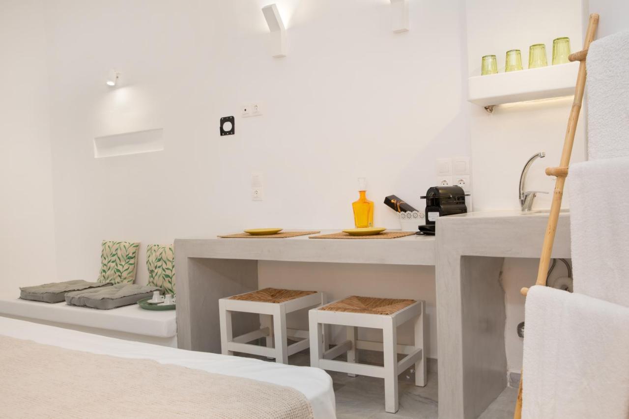 Aspries Suites Piso Livadi Extérieur photo