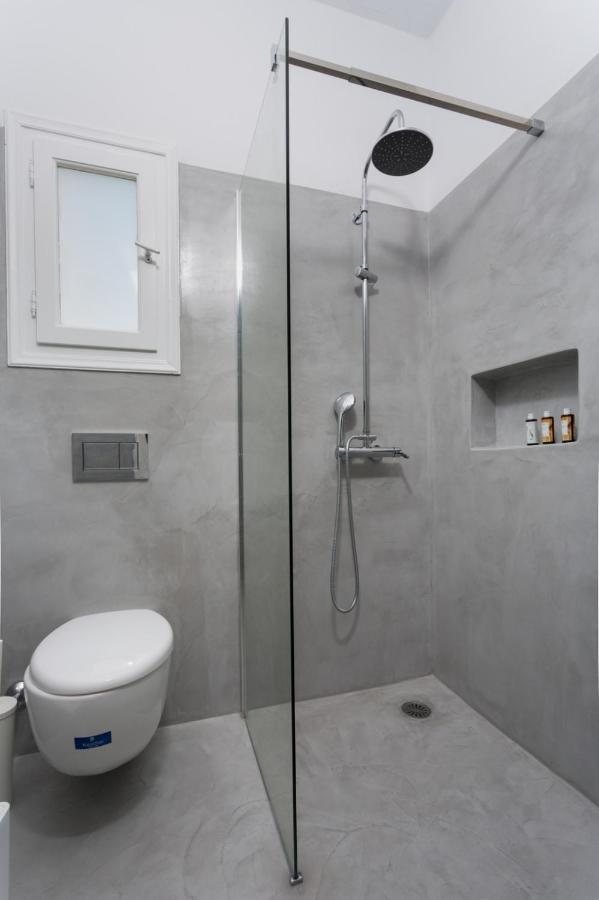 Aspries Suites Piso Livadi Extérieur photo