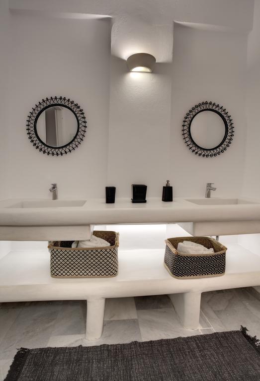 Aspries Suites Piso Livadi Extérieur photo